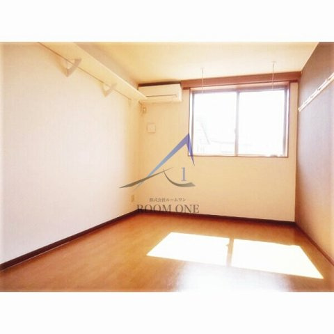 レジデンス・アイの居間・リビング|洋室のお部屋です。