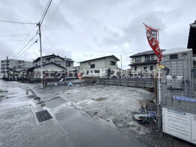 【外観】 | 沼津市西間門 11期 新築一戸建て | 現在建築中の外観画像です。ご内覧は同じメーカーの完成物件へご案内いたしますので、いつでもご相談ください！