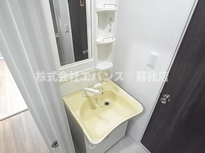 【洗面所】 | ラルゴ | 別号室の写真になります。