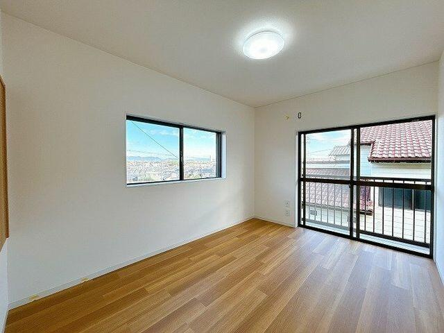 中古戸建て）小牧市本庄２５８８－９５の洋室|２階東側洋室「別角度からの写…
