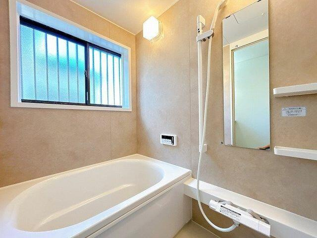 中古戸建て）小牧市本庄２５８８－９５の浴室|浴室「新品交換済みです。」