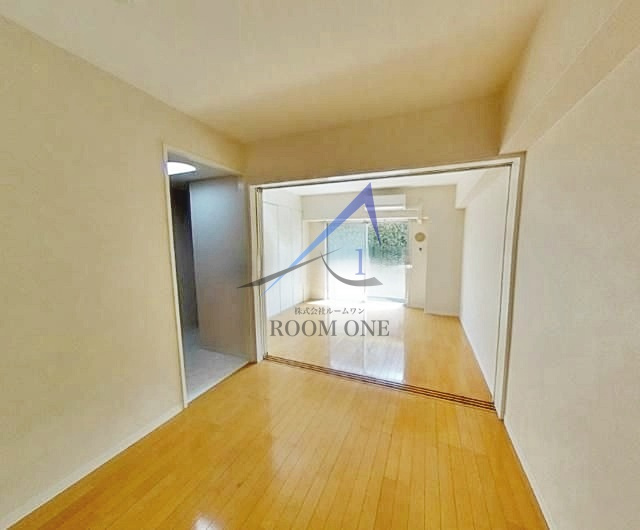 セレーネ自由が丘の居間・リビング|洋室のお部屋です。