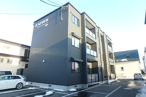 SEVEN　SAKAEMACHI