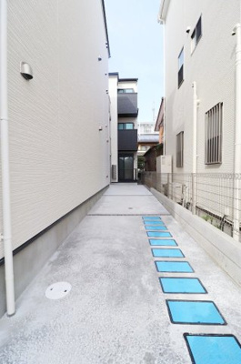 【エントランス】キャメル浦和桜田