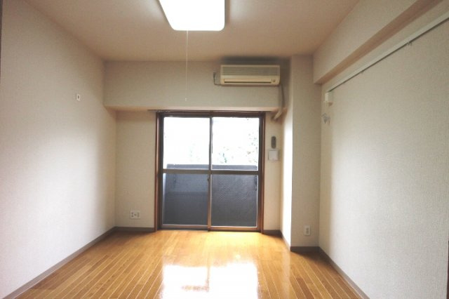 プライムアーバン住吉の洋室|個人の部屋や寝室として使える洋室です