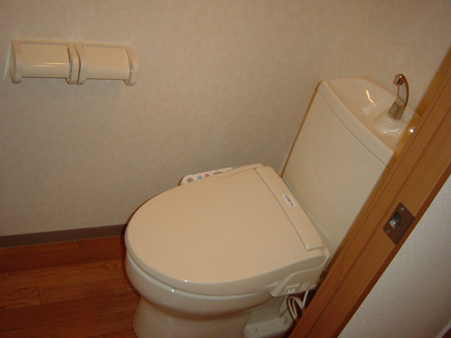 ガーデンヒルズNAKAYAMA壱番館のトイレ|清潔感のあるトイレです