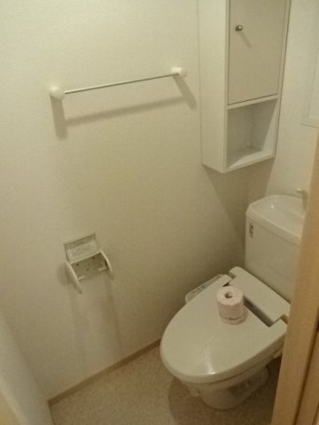 フィオーレリーブロのトイレ|落ち着いた色調のトイレです
