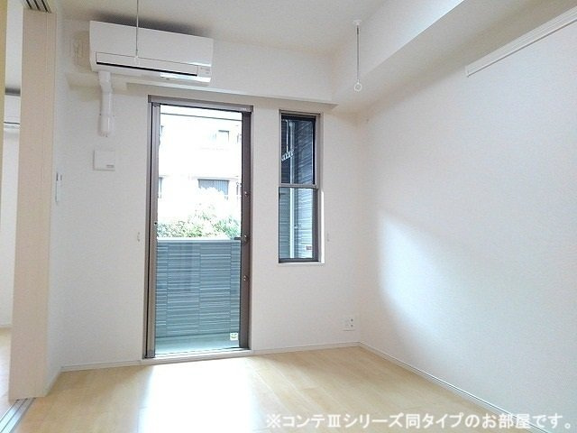 仮称；小室町アパートの内装|明るい色調の室内です