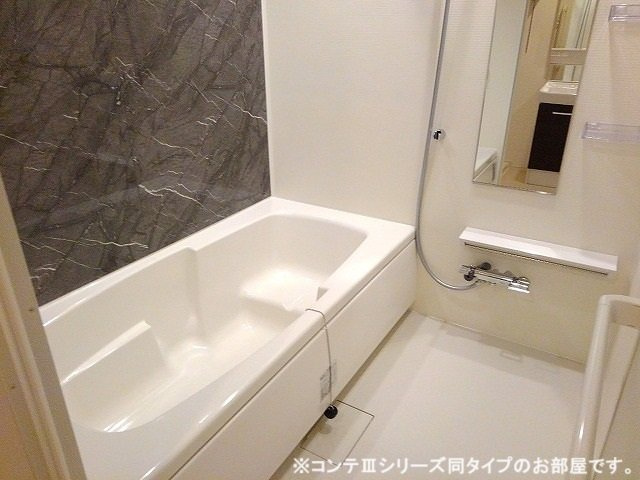 仮称；小室町アパートの浴室|お風呂です