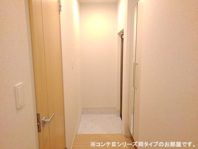 仮称；小室町アパートの玄関|収納もある玄関です