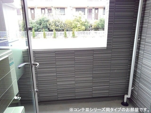 仮称；小室町アパートのバルコニー|お洗濯にも便利なバルコニー付き