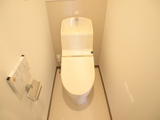 セントグリーンガーデンⅡのトイレ|落ち着いた色調のトイレです