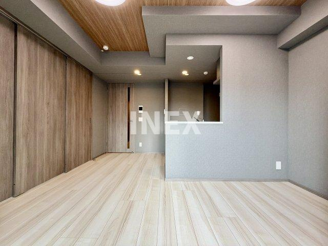 横浜市中区曙町２丁目の賃貸マンションの居間・リビング