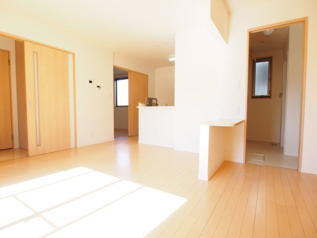 ファンコート堀越壱番館の居間・リビング