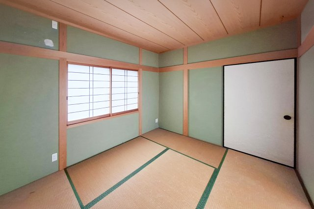和泉市和気町4丁目の和室|和室：収納付きで、布団や季節物などを片付けやすい和室です。