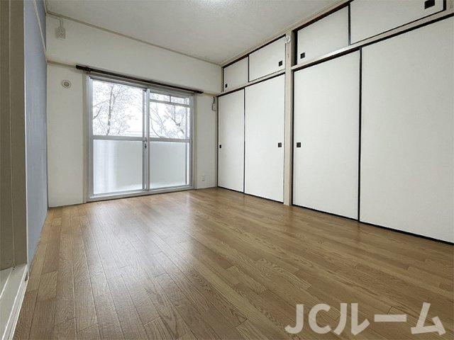 アシスト上越マンションⅠの居間・リビング|同間取り別の部屋の写真です