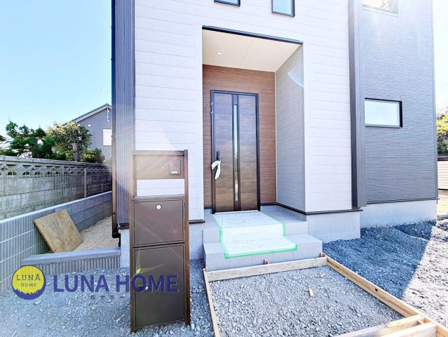 第1土浦市中高津　新築戸建の玄関