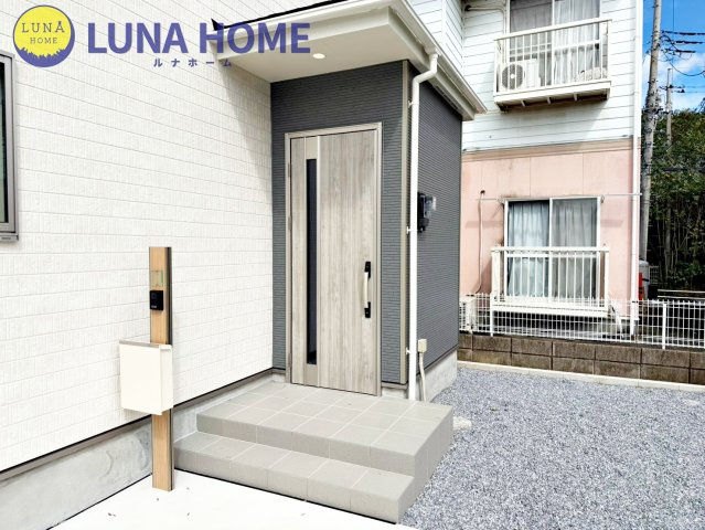 土浦市下高津3丁目　新築戸建　A号棟の玄関