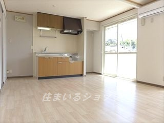 エントピア古本　Ｂ棟の居間・リビング|エアコン付き！