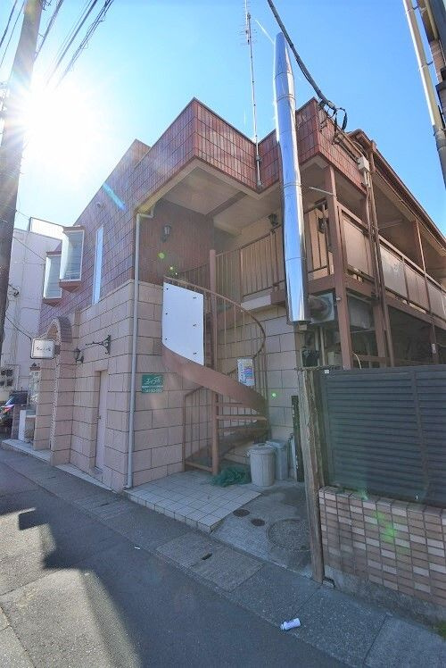 リリーハイツの外観