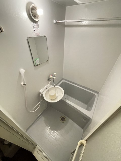 レオパレス三番町の浴室