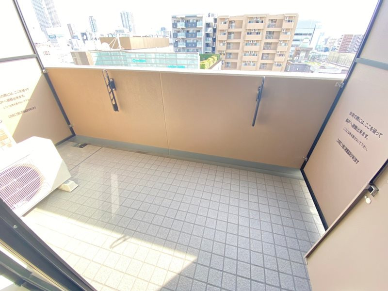 リーガル靱本町のバルコニー
