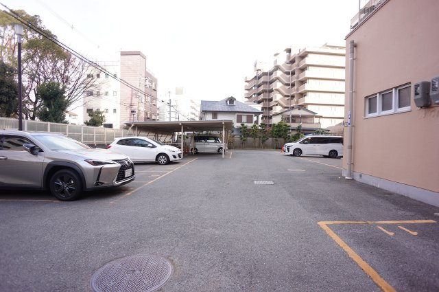 今福西コーポの駐車場