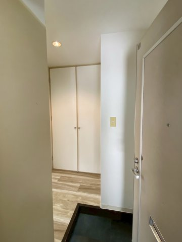水木通マンションの玄関