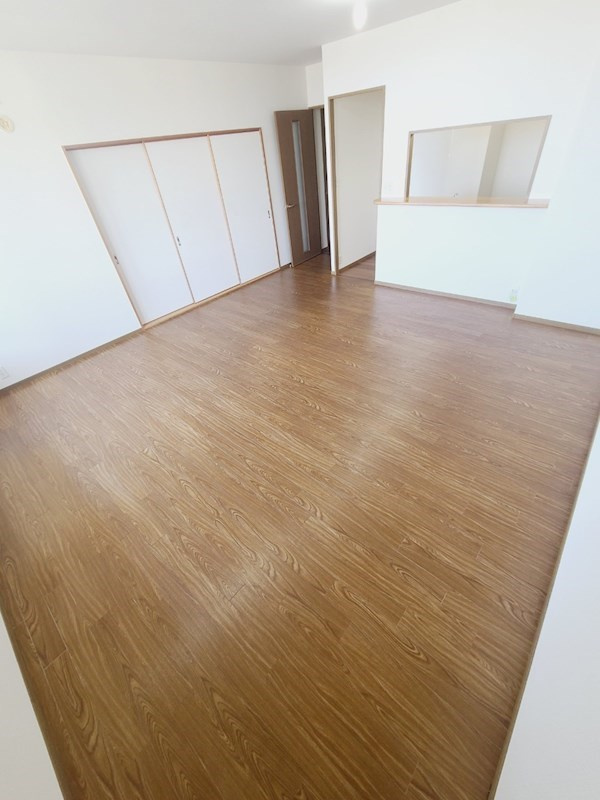白鷹苦楽園マンションの居間・リビング