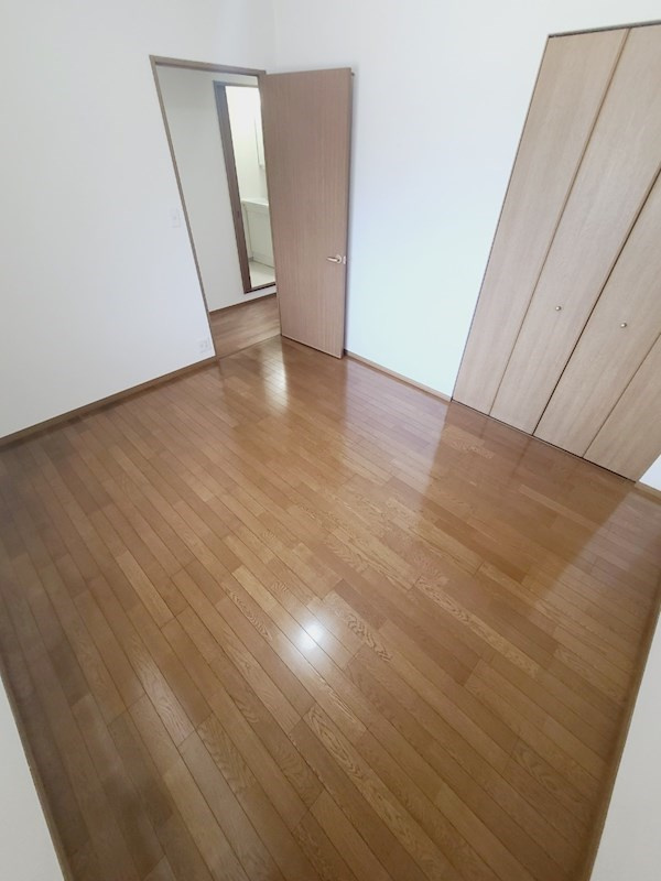 白鷹苦楽園マンションの寝室