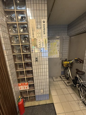 藤井ビルのエントランス