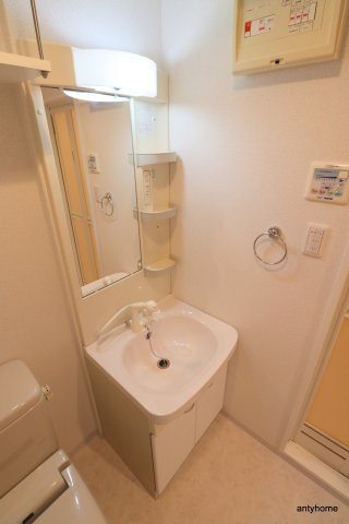 ディナスティ都島北通　仲介手数料無料の洗面所