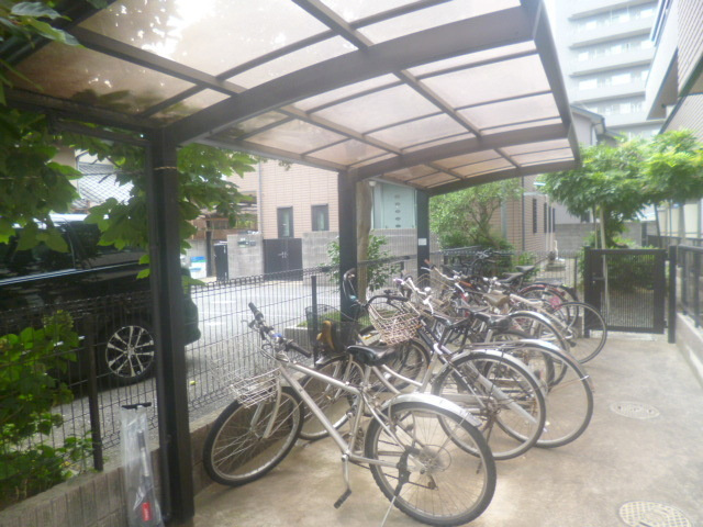 ウィステアリア用賀のその他共用部分|屋根付駐輪場