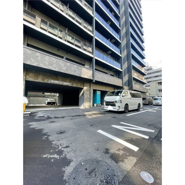 グランセジュール大国町の駐車場
