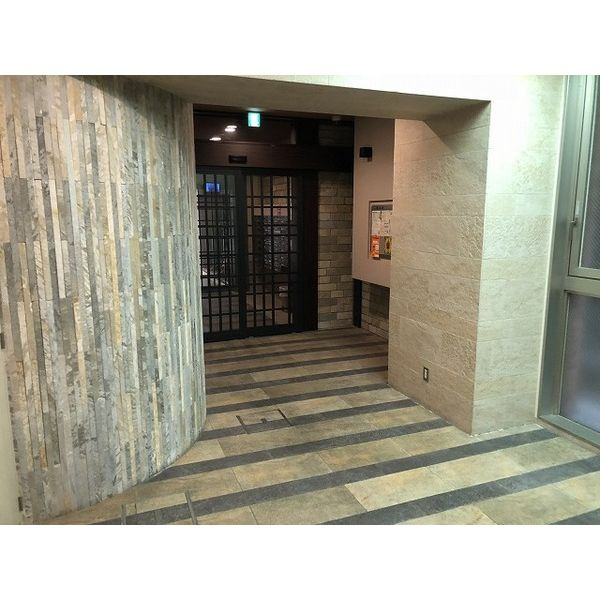 ジューム南船場のロビー