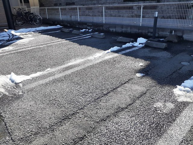 駐車場があるので、車を買う予定の方も安心です