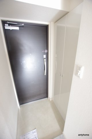 アドバンス新大阪5　仲介手数料無料の玄関