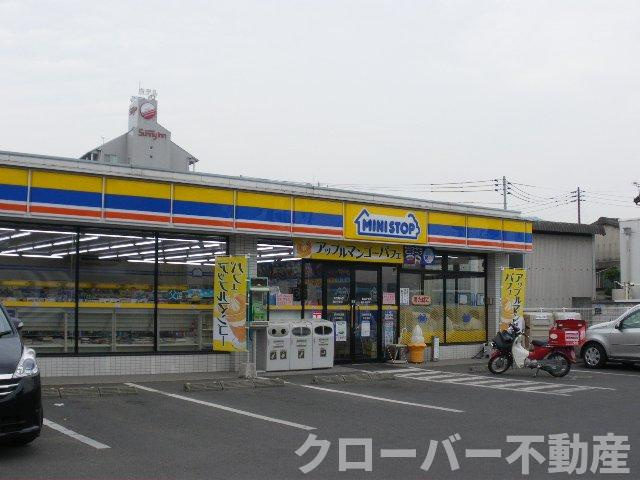 アンベリール南のその他|ミニストップ観音寺駅前店まで971ｍ