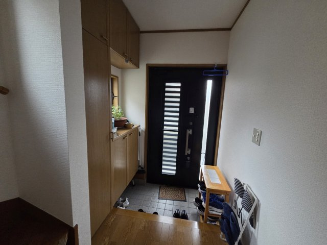 東松山市野田　中古戸建　の玄関
