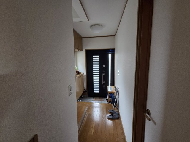 東松山市野田　中古戸建　の玄関