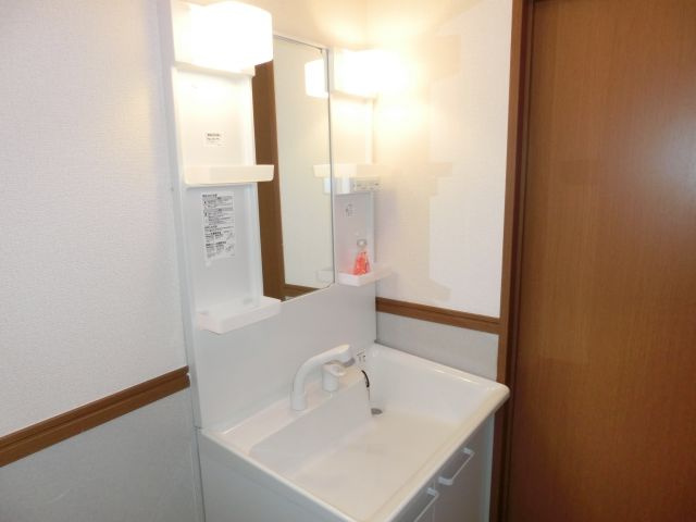 メイプルタウン川越的場Bの独立洗面台