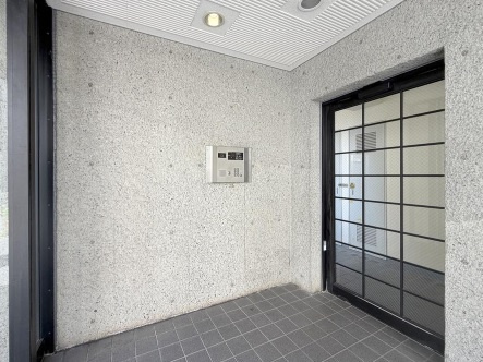【エントランス】 | メゾン万里下北沢
