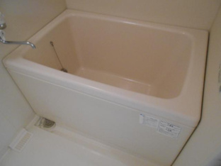 コンパクトで使いやすいお風呂です