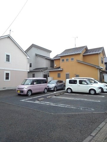 駐車場に車を止められます