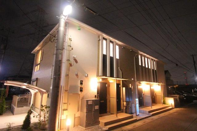 外観写真（夜）