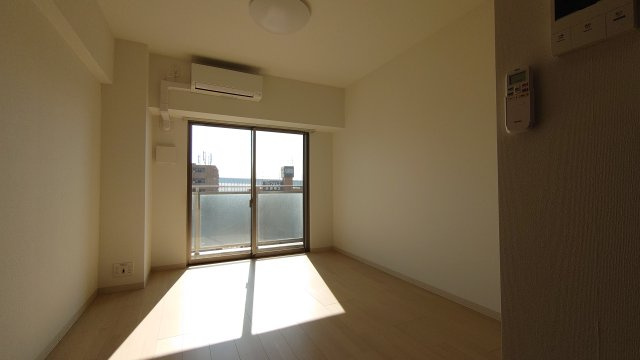 広々とした洋室です