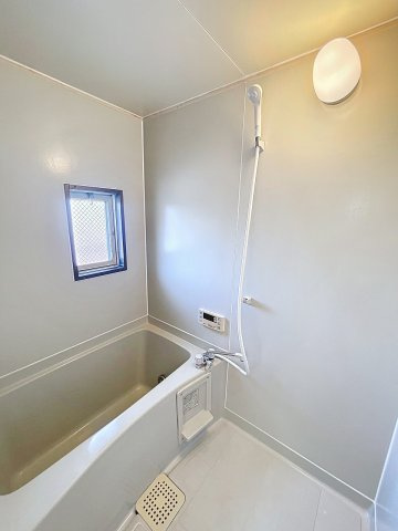 落ち着いた空間のお風呂です