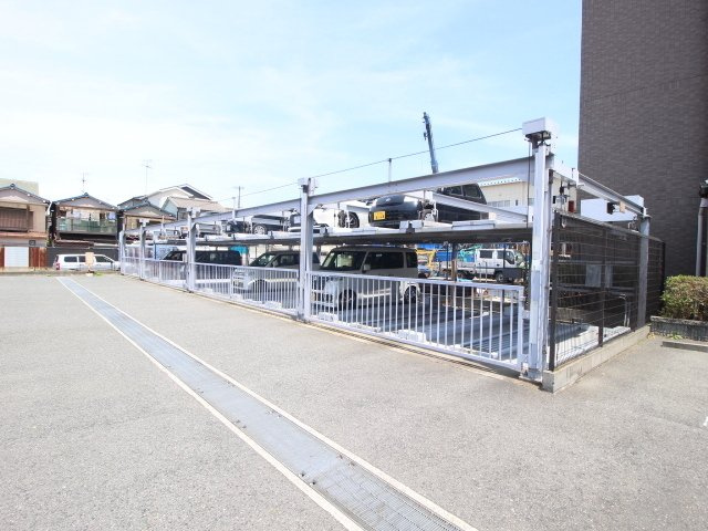 カサグランデス浜寺北の駐車場