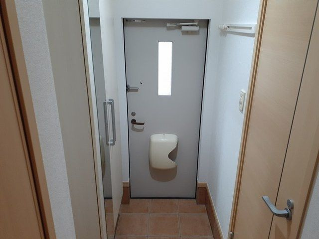 ルーナ・ピエーナの玄関