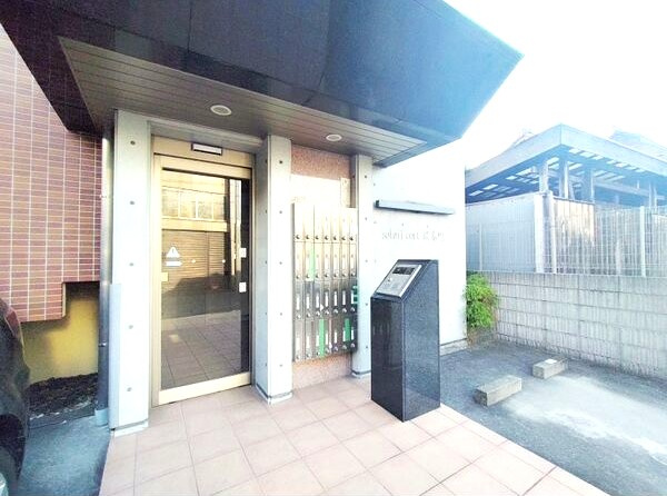 ソレイルコート桜本町のエントランス